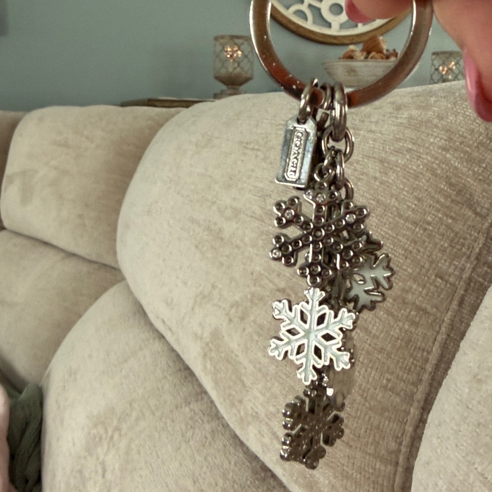Vintage Coach Silver Snowflake Charm/Key Fob - Picture 9 of 11